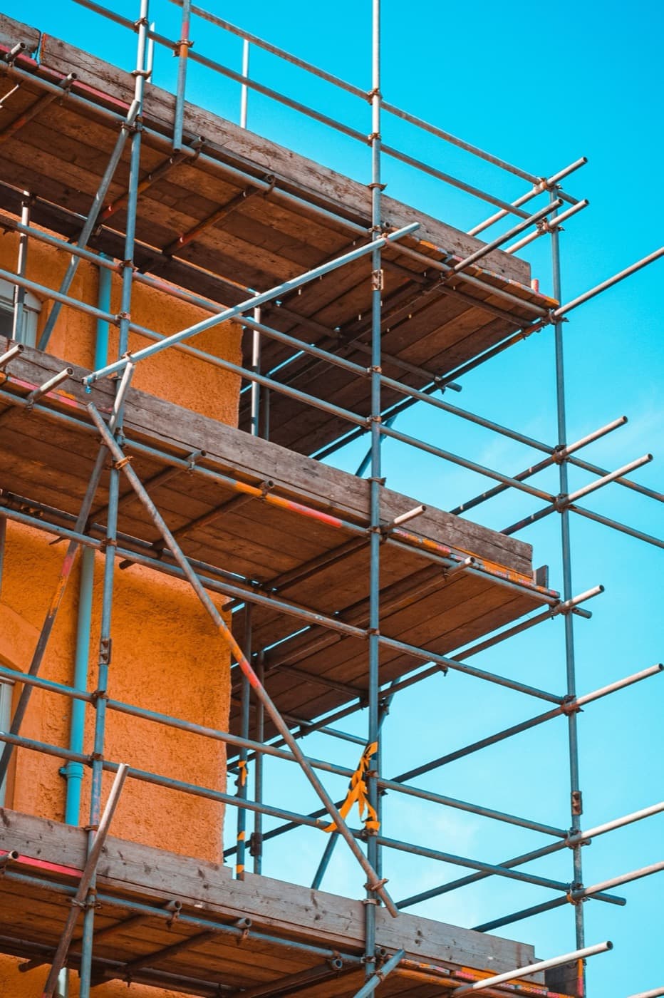 Example of facade and roof carried out by Lageweg Services
